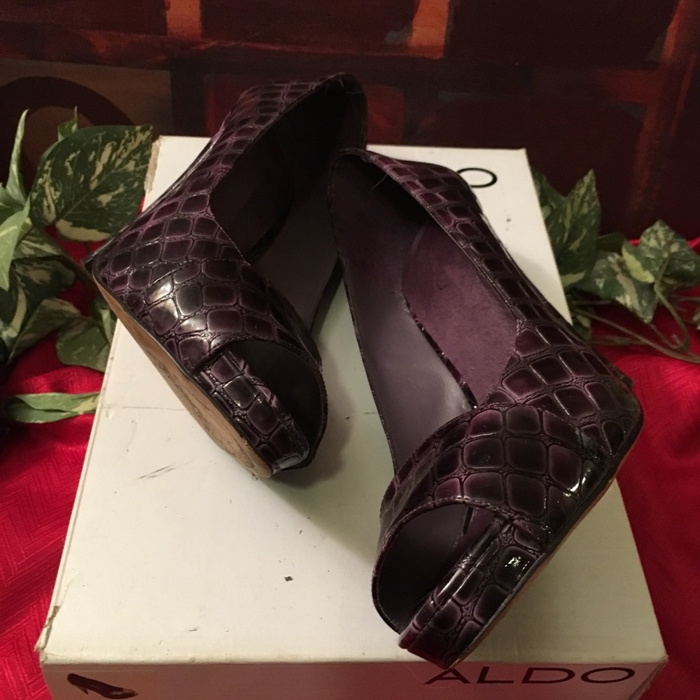 Shoes - Picture 2 of 4
